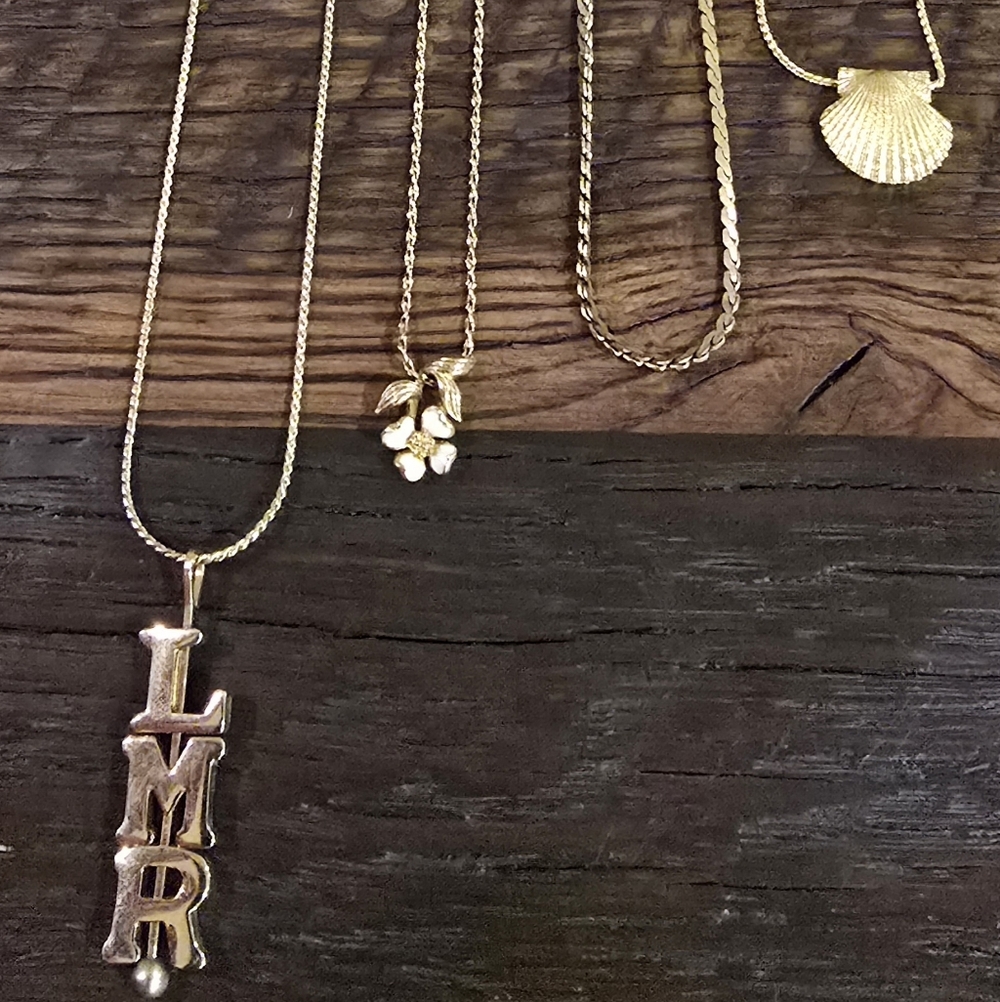 Vintage Beautiful Gold Necklace Collection 2 Avon, 1 Hallmark, 1 Other Excelnt